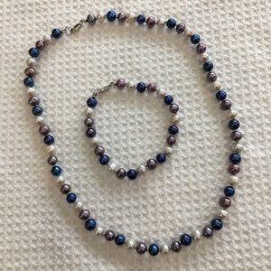 Multicolored pearl necklace and bracelet set
